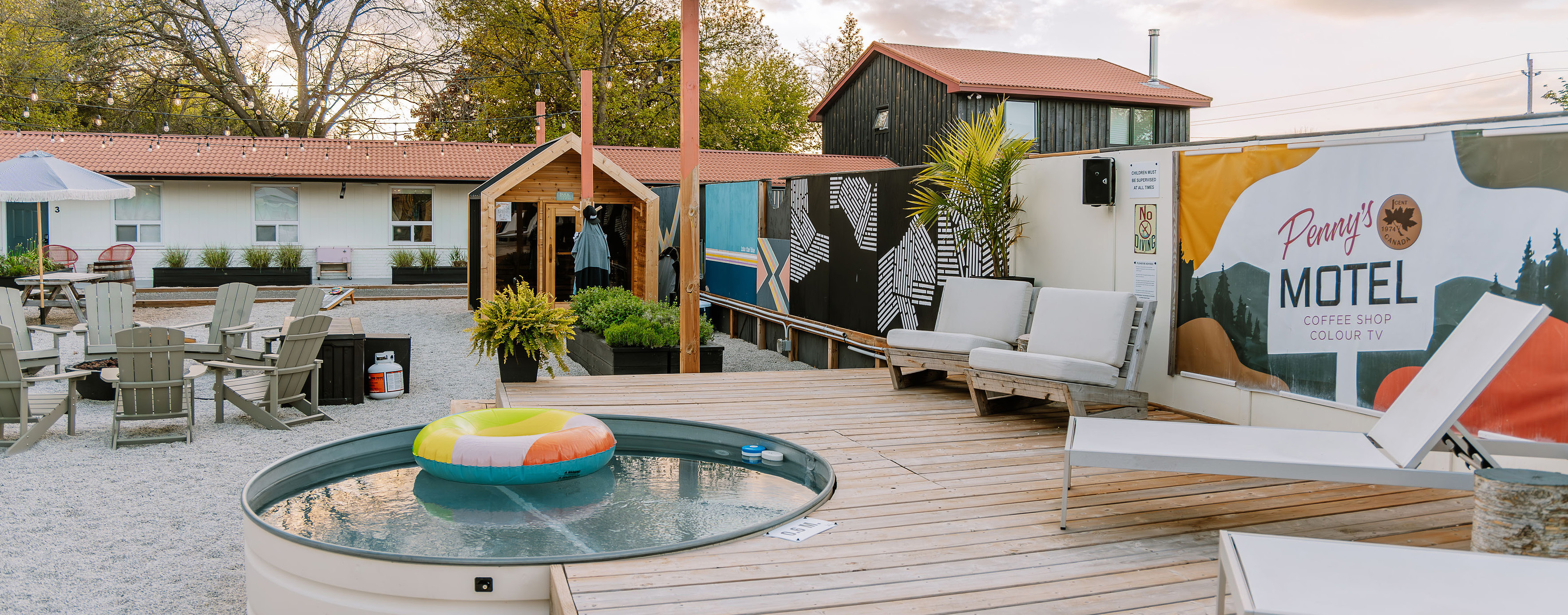 The courtyard at Penny's Motel in Thornbury, Ontario